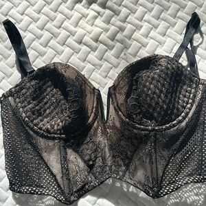 Victoria’s Secret 32DD Bustier